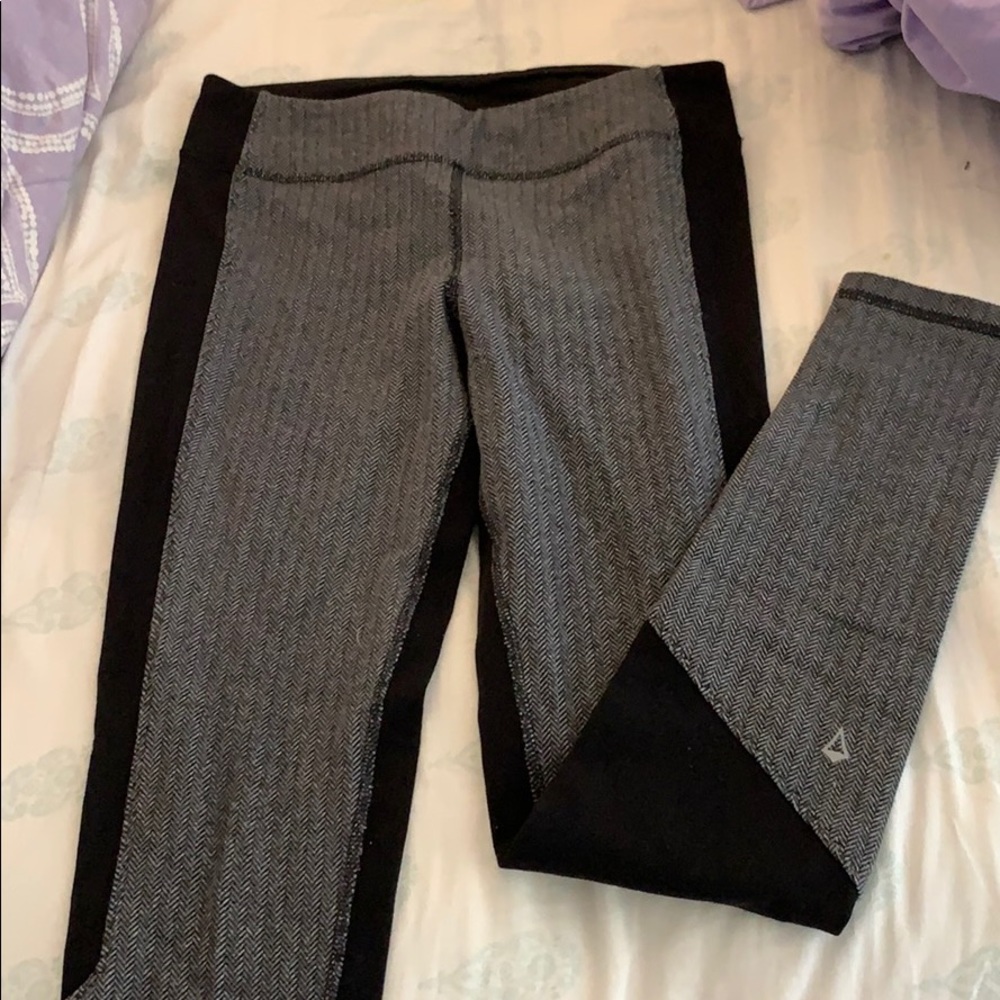 Ivivva Leggings
